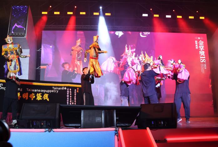 王藝明掌中劇團的精彩演出，展現布袋戲大師的功力